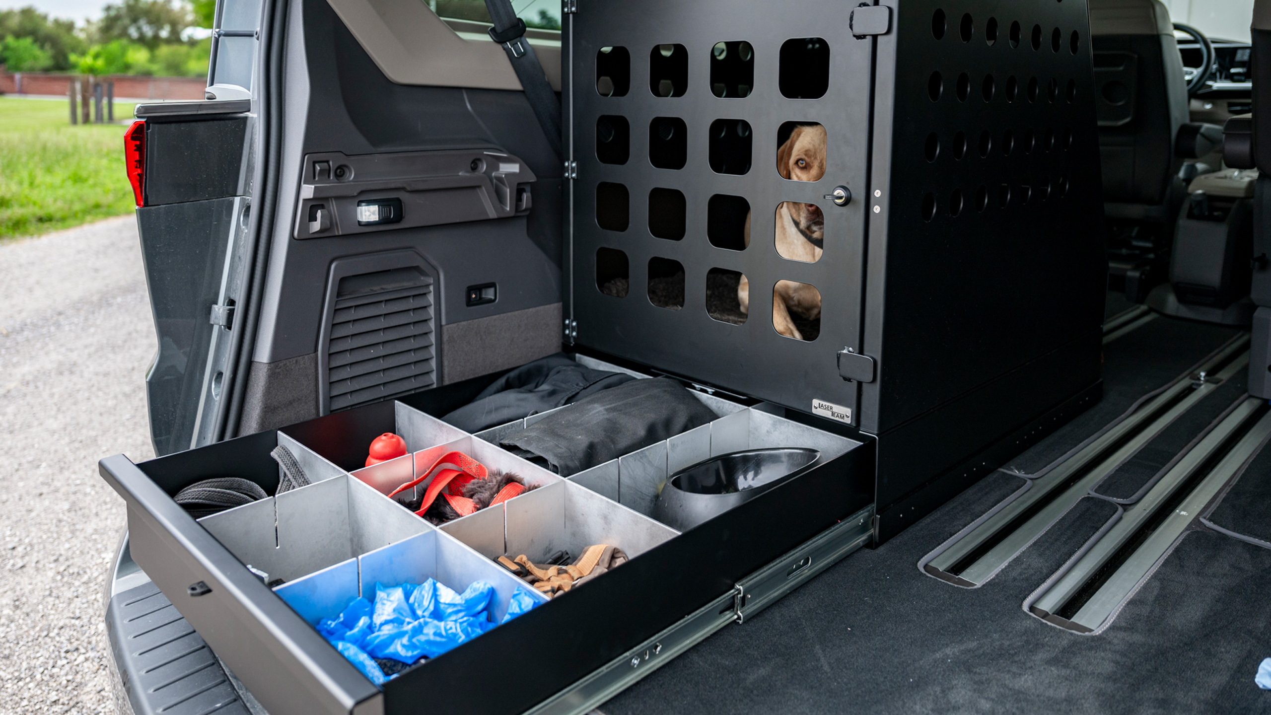 Hundebox aus Aluminium