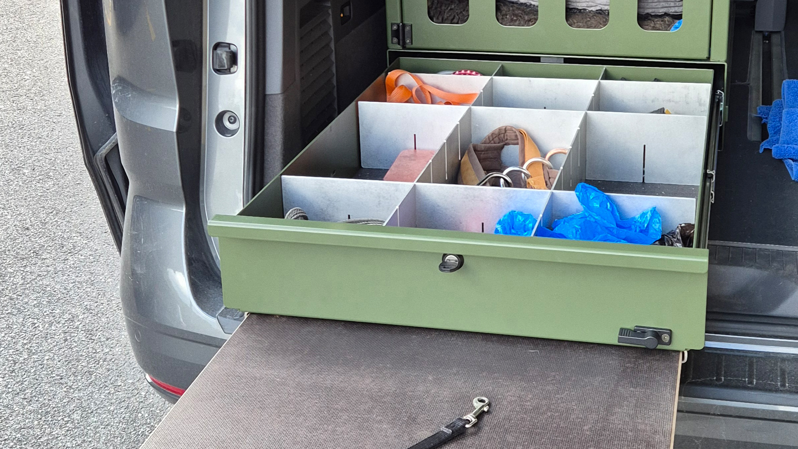 Hundebox aus Aluminium